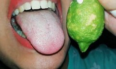My Tongue play with lemonade