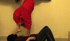 Indian Trampling In Saree - Tharki Sasur 3