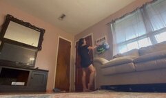 Giantess Lolla uses tiny man as a slave