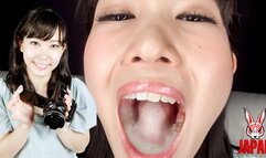 Yui's Tease - A Selfie Seduction