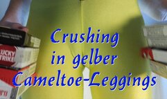 Crushing in yellow cameltoe leggings - Crushing in gelber Cameltoe-Leggings