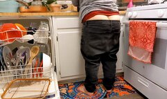 Big Ass and Jazz Doing Dishes With Big Booty Butt Crack