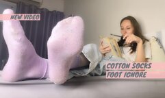 Sweaty and smelly cotton socks ignore