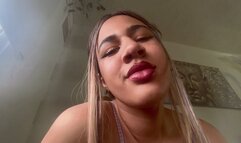 MP4 RESOLUTION Kisses from giantess big lips for valentine