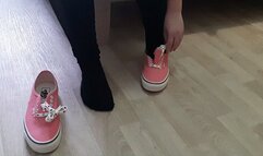 OLD CLIPS: Jule test her pink Vans unknown on my cock