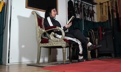 MISTRESS LILY DUPONT : SMELL MY WET FEET IN GUCCI SHOES