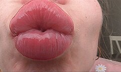 Sweet glossy kisses! MP4