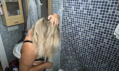 Wash hair with invisible ORDER b