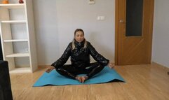 Yoga in a latex down jacket and leggings ORDER