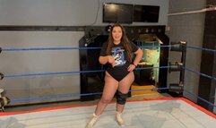 NADIA SAPPHIRE VS DOMINITA IN A TUG OF WAR MATCH