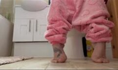 Mistress Nas' Pajama Pee Farts & toes!!