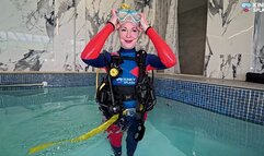 Scuba Diver Masturbates Underwater with A Slutty Crotch Zip in Wetsuit