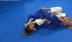 Iza vs Desi Gi-Feet