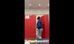 Amazing Farts In Shopping Mall Public Bathroom