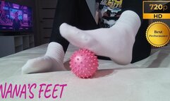 Crumples like your balls under the plump pads of my feet HD