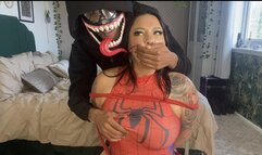 Spider Curves gets gagged by Venoms cock