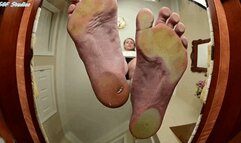 Funky foot girls filthy bare feet crush!! - MP4