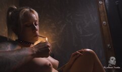 Smoker in a choker 4K MP4