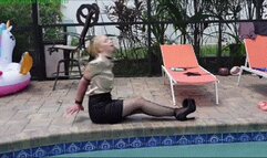 Satin secretary enjoys some water bound orgasms (MP4 HD 6000kbps)