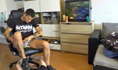 Hot barefoot gipsy guy Luke foot worsip