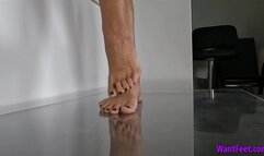 Standing Feet Seduction - UHD 4K MP4