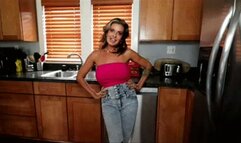 INEED2PEE Goddess Brandon kitchen interview pissing 80's jeans