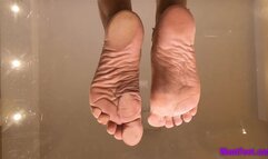 Solana Soles on Glass - Giantess - HD MP4