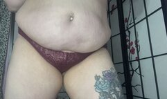 BBW jiggles all of her fat in slow motion