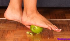 Barefoot Apple Squash - 4K MP4