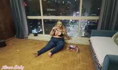 WET AND STINKY FARTS FROM A BIG BELLY FULL OF FOOD! TIGHT JEANS Atenna Shelby solo