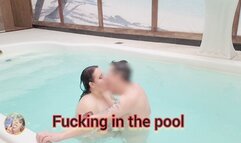 Fucking in the pool - SGL091