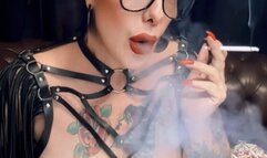 Custom - Misty Menthol 120 - Smoking in Harnesses and Leather