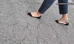 Lisa can't keep on d'Orsay flats (Shoeplay, Heelpopping, Shoe losses)