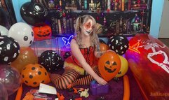 Punkin' Pumps Up Balloons For Halloween Show