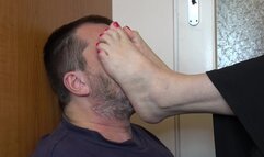 Human Footstool - Roman's slave face for Mistress Jane's feet