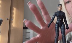 Big hands of a giantess CUSTOM MP4