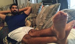 Malefootflava Footmodel "Ralka" and his sexy manly soles as he begins his footteases