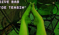 Dive bar toe teasin' [MP4 - 4K]