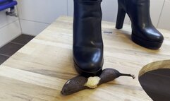 eat rotten Banana from my Boot