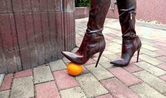 von24 Two oranges under Alexas stiletto boots (mp4-FHD)