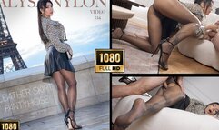 231 ALYSA NYLON SE FAIT BAISER EN COLLANT NYLON ET JUPE EN CUIR FULL HD