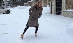 High heels in snow, walking on snow in high heels, mules in snow, snow walk in high heels, slippery high heels