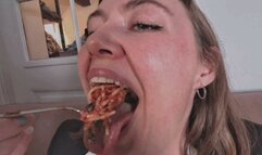 VR 180 - Hannah Gobbling Spaghetti With Nylon Feet Up (6k 50FPS)