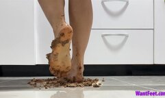 Paty Barefoot Cake Crush - Food Squish - HD MP4