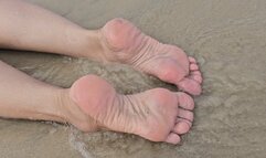 Milah Arches Wrinkled Soles Lovers in the Beach