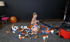 Madi B Vacuums Balloons Mess 4K (3840x2160)