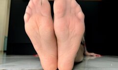 Hosed soles, tan pantyhose soles, long toes and big feet