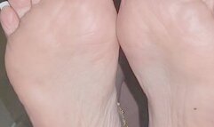 Feet Joi w wrinkled soles