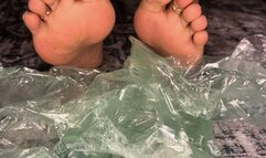 FEET ASMR BUBBLE WRAP