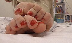 Sweet red little fingers! MP4